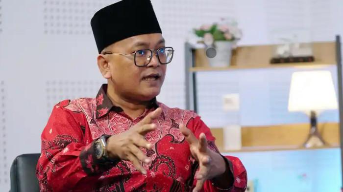 Juru Bicara Partai Demokrasi Indonesia Perjuangan (PDI-P), Guntur Romli saat diwawancarai khusus oleh Direktur Pemberitaan Tribun Network Febby Mahendra Putra di studio Tribun Network, Jalan Palmerah Selatan, Jakarta, Selasa (14/01/2025). TRIBUNNEWS/AKBAR PERMANA