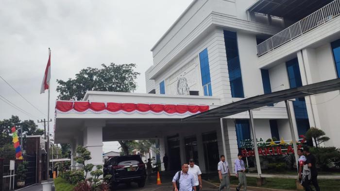 KANTOR KEJATISU - Suasana kantor Kejaksaan Tinggi Sumatera Utara, Selasa (26/8/2025). Kejaksaan Tinggi Sumatera Utara tengah melakukan pemeriksaan terhadap ketua Komisi III DPRD Medan Salomo Pardede perihal pemerasan yang dilaporkan sejumlah pengusaha.