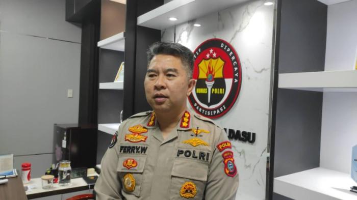 MALAM TAHUN BARU - Kabid Humas Polda Sumut Kombes Ferry Walintukan saat diwawancarai beberapa waktu lalu. Ia menyebut Polda Sumut mengerahkan 4.250 personel untuk pengamanan jelang tahun baru.