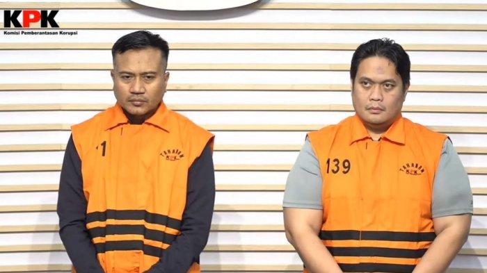 JAKSA DITANGKAP - Kepala Kejaksaan Negeri (Kajari) Hulu Sungai Utara, Albertinus Napitupulu dan Kasi Intel Asis Budianto ditetapkan sebagai tersangka terkait kasus dugaan pemerasan kepada sejumlah perangkat daerah di Hulu Sungai Utara, Kalimantan Selatan, Sabtu (20/12-2025).(Dok. Youtube KPK )