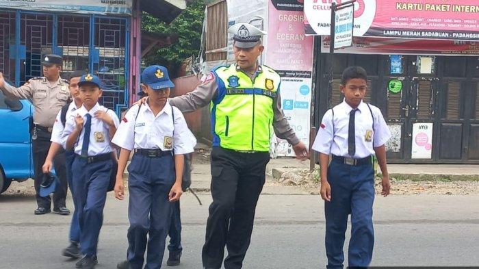 Menilik Winni Simatupang, Sosok Polisi Sahabat Anak di Jalan-jalan Kota Padangsidimpuan