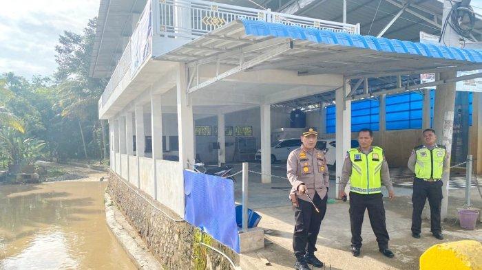 Respon cepat, Kapolres Padangsidimpuan Tinjau Langsung Keadaan Warganya di Lokasi Banjir 2 Desa