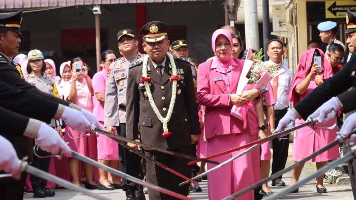 Kapolres Pimpin Upacara Purnabakti Lima Personel Polres Pematangsiantar