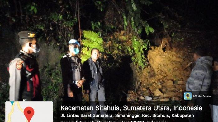 Kapolres Tapteng Cek Langsung Tanah Longsor di Simaninggir Akibat Hujan dan Angin Kencang