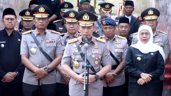 KAPOLRI - Kapolri Jenderal Listyo Sigit Prabowo memberikan keterangan singkat kepada awak media di depan pintu gerbang Makam Presiden Soekarno di Kota Blitar, Sabtu (20/6/2026)(Dok. Polres Blitar Kota)
