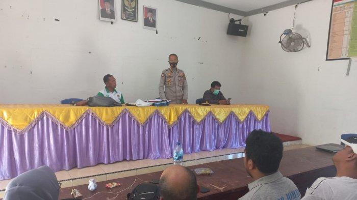Kapolsek Air Joman Silaturahmi ke Desa yang Akan Laksanakan Pilkades 2022