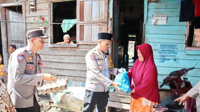Kapolres Padangsidimpuan AKBP Wira Prayatna Salurkan Bantuan Sosial di Kota Padangsidimpuan