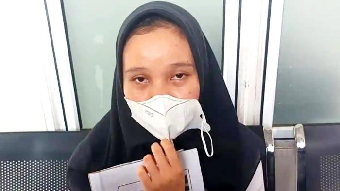 KELUARGA KORBAN : Adik kandung korban yakni Faradita saat ditemui di RS Bhayangkara Mob Hasan Palembang, Sabtu (16/5/2026)