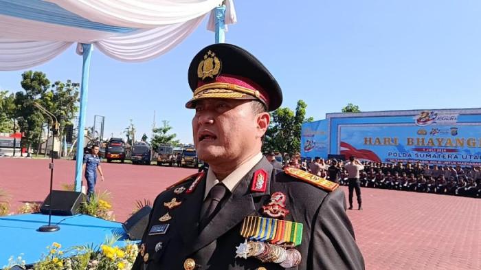 BIGJEN TATAR - Kepala Badan Narkotika Nasional (BNN) wilayah Sumatera Utara, Brigjen Tatar Nugraha ketika diwawancarai, setelah BNN Deli Serdang diadang dan diserang, saat gerebek kafe remang-remang di Kecamatan Patumbak, Kabupaten Deli Serdang, Rabu (1/7/2026). Sebanyak empat orang diduga provokator, pengerusakan ditangkap.
