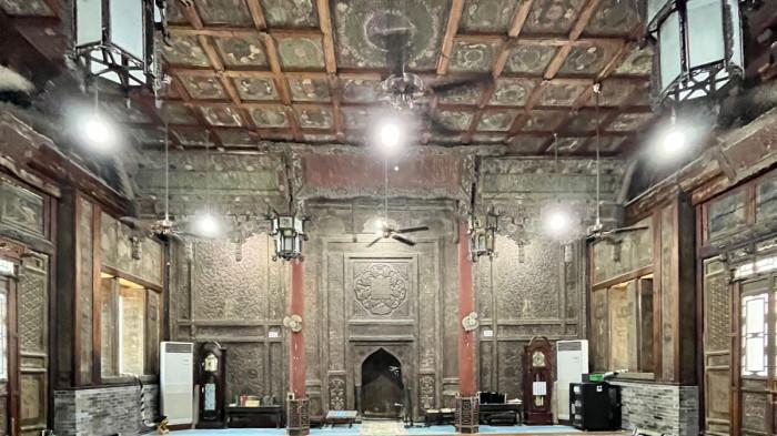 Kondisi Dalam Masjid