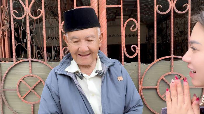 Langkah Semangat di Tengah Terik