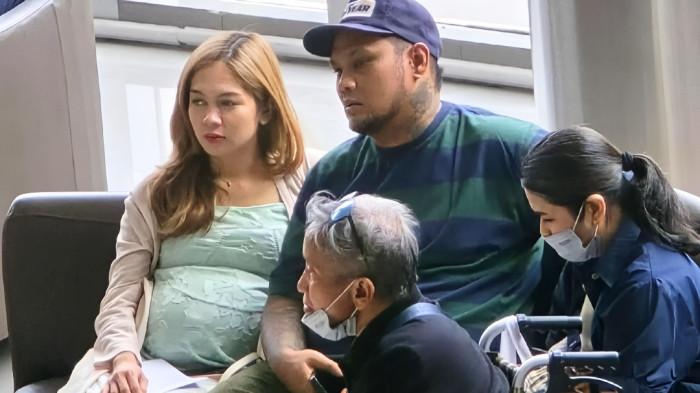 DIRUMORKAN HAMIL-  Lindi Fitriyana, istri Virgoun dirumorkan hamil besar. Netizen pun menyoroti waktu pernikahan keduanya yang masih baru.
