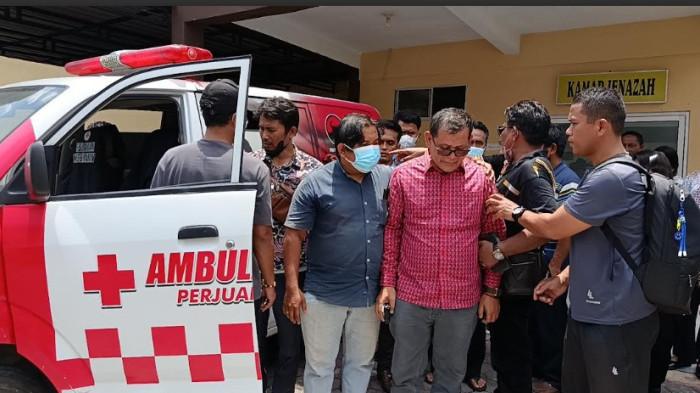 PENEMUAN MAYAT - Mahasiswi Universitas Negeri Medan (UNIMED) bernama Maria Agustina Naibaho (23) ditemukan tewas di dalam kamar kosnya