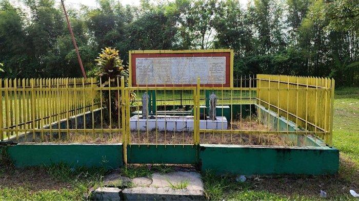Makam yang ada di sekitar Masjid Kedatukan Sunggal