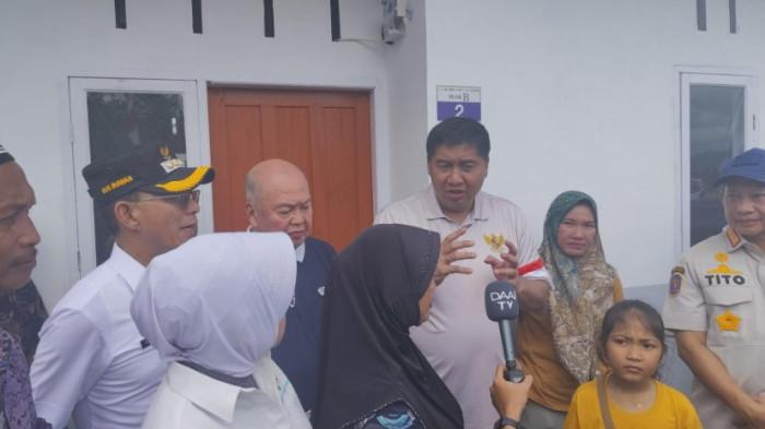 RESMIKAN HUNTAP - Menteri PKP Maruarar Sirait meresmikan hunian tetap bagi warga korban banjir di Batangtoru, Tapanuli Selatan, Jumat (27/3/2026). Ia juga memuji kinerja Bupati Tapsel atas kinerja huntap yang kini sudah bisa dihuni warga.