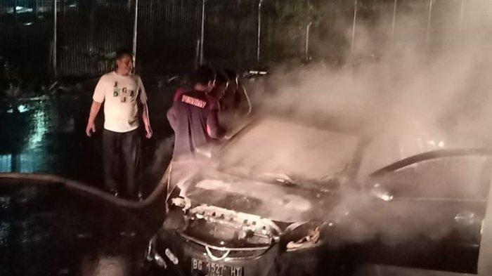 DETIK-DETIK ASN di Lubuklinggau Selamat dari Maut, Mobil yang Dikendarai Tiba-tiba Terbakar