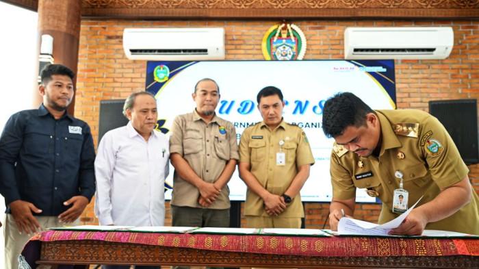 Lindungi Lingkungan dan Kelestarian Hutan, Gubernur Sumut Bobby Nasution Teken MoU dengan NGO