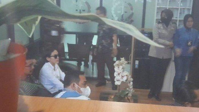 Tangis Histeris Nikita Mirzani Tak Mau Dipenjara, Kejaksaan Beber Alasan Kenapa Nyai Ditahan