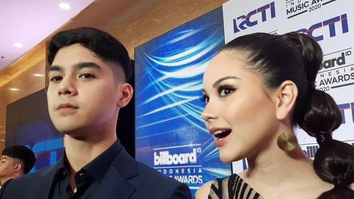 PERNIKAHAN AL ALYSSA - Al Ghazali dan Alyssa Gaguise saat ditemui Grid.ID di kawasan Kebon Jeruk, Jakarta Barat, Kamis (27/2/2020). Usai menikah, keduanya kini tengah mencari rumah kontrakan