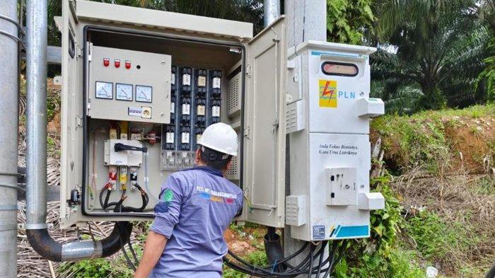 PLN UP3 Padangsidimpuan berhasil mendukung penggunaan energi ramah lingkungan dengan melakukan penyambungan Pasang Baru untuk pelanggan Tegangan Menengah (TM) PT. Karya Agung Sawita (PT. KAS) dengan daya 240 KVA, pada Kamis (04/10).