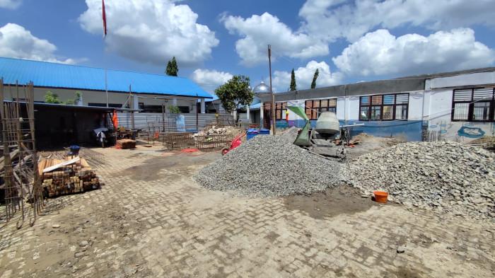 Sudah 2 Bulan Pembangunan dan Rehab Ruang Kelas Rp 1,7 Miliar di SMPN 14 Binjai Lamban