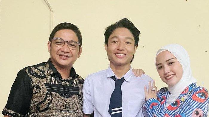 Pasha Ungu, Kiesha Alvaro, dan Adelia Wilhelmina.  Wajahnya Makin Plek-ketiplek dengan sang Ayah, Keisha Alvaro Dapat Pesan Haru dari Pasha Ungu, Singgung Soal Kedewasaan dan Kesabaran