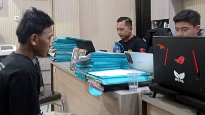 SELENGKAPNYA Kronologi Tetangga Rudapaksa Mahasiswi: Pelaku Ditangkap setelah Melarikan Diri 10 Hari