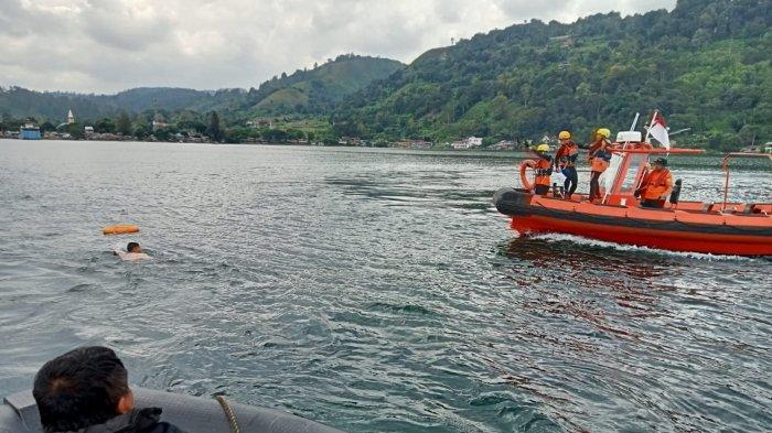 Persiapan Liburan Nataru, Polres Toba Latihan Penyelamatan di Perairan Danau Toba