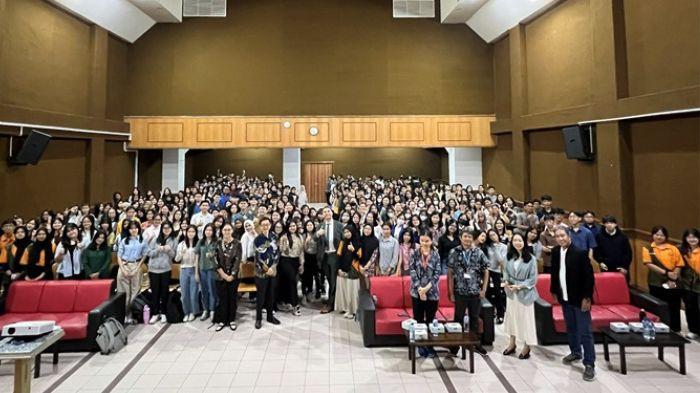 Pembicara Profesional Kanada