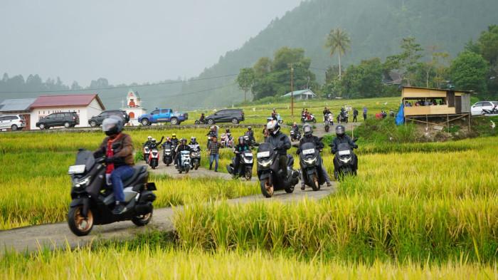 Pemerintah Kabupaten Toba secara resmi menyambut kedatangan para peserta Maxi