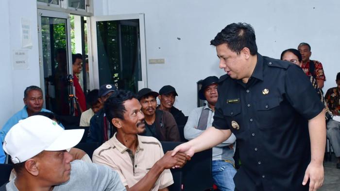 Pemkab Samosir salurkan bantuan bibit jagung yang bersumber dari Pemprovsu kepada kelompok tani yang ada di Kecamatan Palipi dan Nainggolan kemarin, Kamis (9/4/2026).