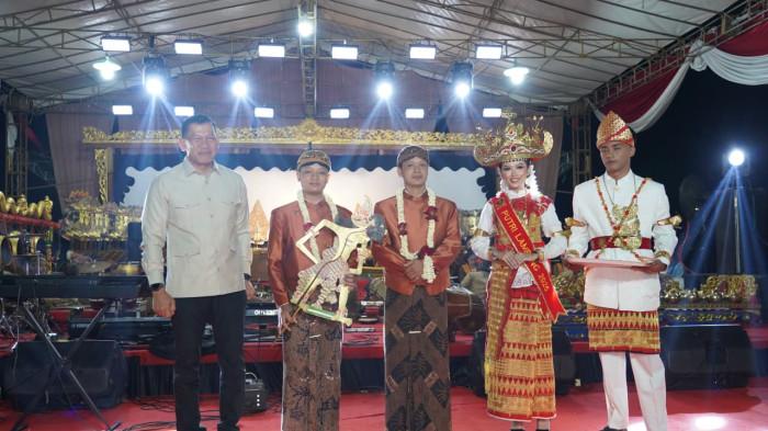 Pentas seni Radin Inten