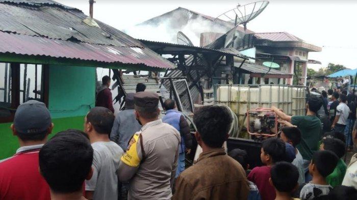 ENAM Unit Rumah Terbakar di Karo, Diduga Akibat Korsleting Listrik