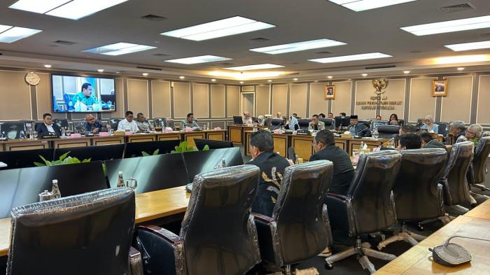 Pimpin RDP Konflik petani padang halaban