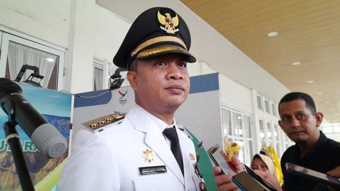 Pj Wali Kota Tebingtinggi, Moettaqien Hasrimi saat diwawancarai usai pengambilan sumpah jabatan dan pelantikan di Aula Tengku Rizal Nurdin Medan, Selasa (28/5/2024).