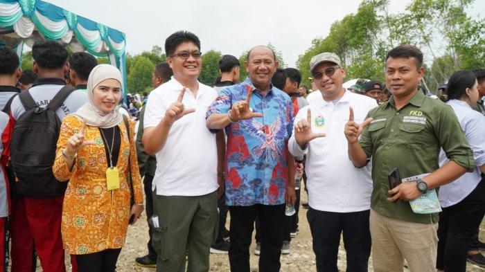 Plt Bupati Langkat dan Pj Gubernur Sumut Tanam 10 Ribu Bibit Mangrove di Lubukkertang