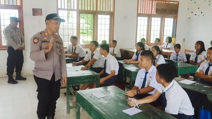 Sosialisasi Bahaya Narkoba, Polsek Gomo Hadirkan Program "Police Goes To School"
