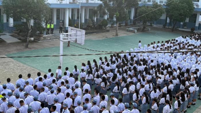 Kasat Lantas Polres Sibolga Ajak Siswa SMA Negeri 1 Sibolga Tertib Lalu Lintas dan Jauhi Kekerasan
