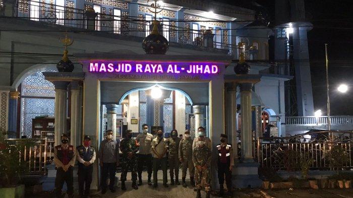 Personil Polres Sibolga Rutin Pengamanan Terhadap Umat Islam yang Ibadah Tarawih Meski Situasi Aman