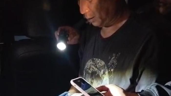 Potongan video penangkapan Satria Purba di gubuk miliknya yang berada di Desa Sarintonu Kecamatan Tigalingga Kabupaten Dairi.