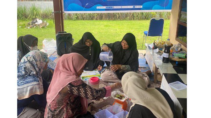 Praktik membuat Eco Enzyme