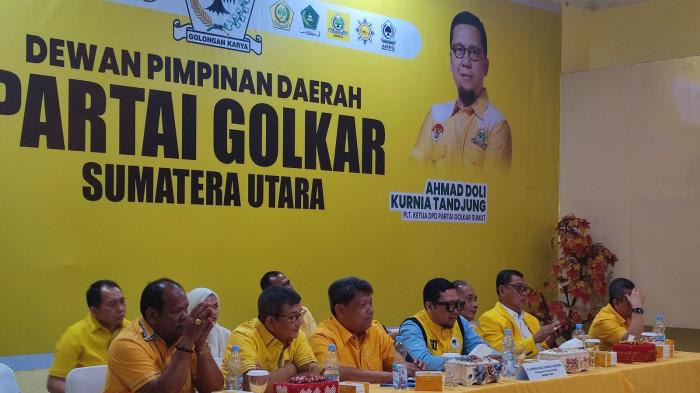 RAPAT DPD GOLKAR - DPD Golkar Sumut saat menggelar rapat membahas Musyawarah Daerah, di kantor DPD Golkar Sumut, jalan Wahid Hasyim Medan, Senin (5/1/2026).