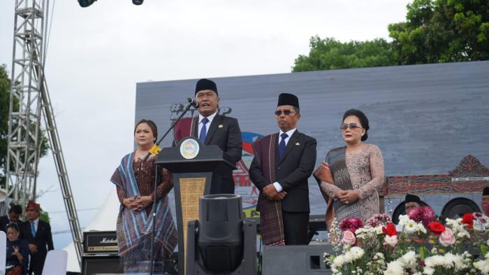 Rangkaian Puncak HUT