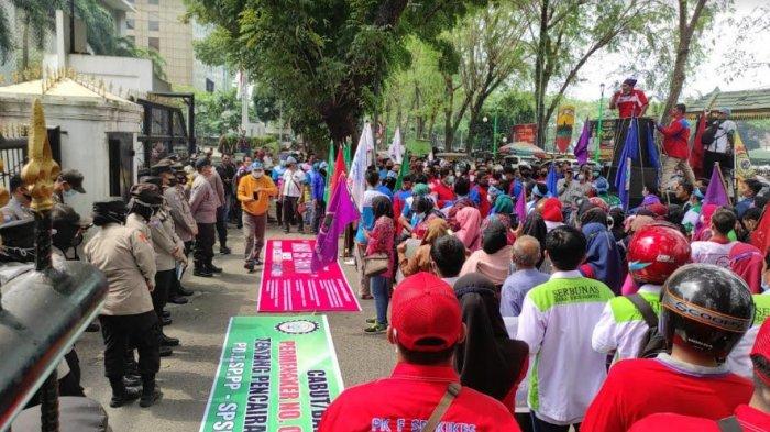 HARI Buruh Internasional 1 Mei 2022, LBH Medan Sorot Dua Tahun Jalannya UU Cipta Kerja