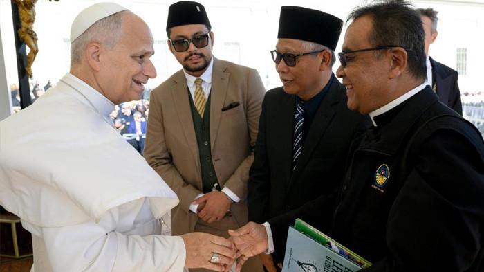 Rm Aloys Budi Purnomo bertemu dengan Paus Leo XIV