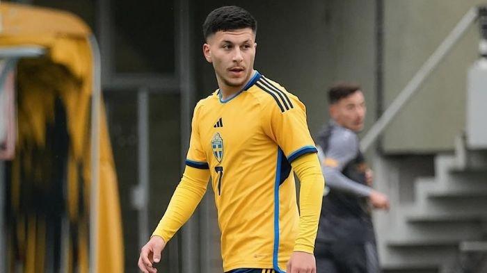 BERBAKAT- Roony Bardghji adalah pesepak bola muda berbakat asal Swedia keturunan Suriah. Saat ini ia bergabung dengan Barcelona.