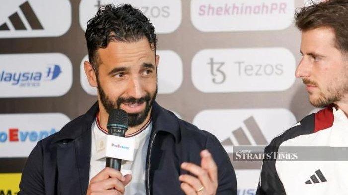 Pelatih Manchester United Ruben Amorim saat konferensi pers menjelang laga melawan ASEAN All-Stars.