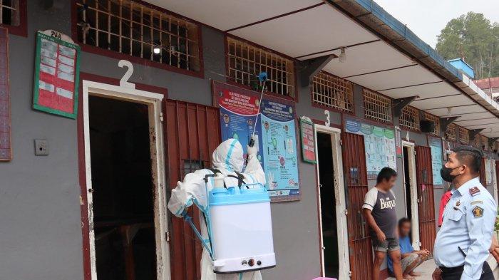Rumah Tahanan Negara (Rutan) Kelas II-B Tarutung melakukan pencegahan penyakit kulit (scabies) atau gagal-gatal