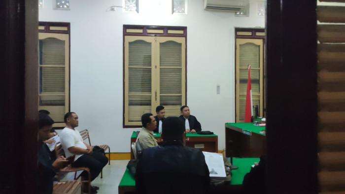 SIDANG KASUS KORUPSI - Mantan Kepala Seksi (Kasi) Manajemen Lalu Lintas Angkutan Darat di Dinas Perhubungan Pematangsiantar, Tohom Lumban Gaol, dihadirkan Jaksa Penuntut Umum dalam sidang kasus pungutan liar bekas Kepala Dinas Perhubungan Siantar, Julham Situmorang, di Pengadilan Negeri Medan pada Jumat (26/9/2025) sore.