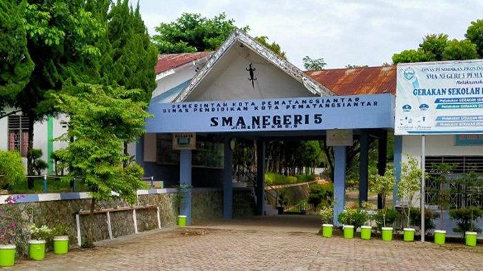SMA Negeri 5 Kota Pematangsiantar yang saat ini berperkara terkait kepemilikan lahan.